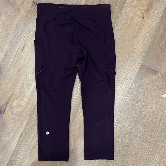 Lululemon Capri workout pants. Burgundy colour - Picture 4 of 5